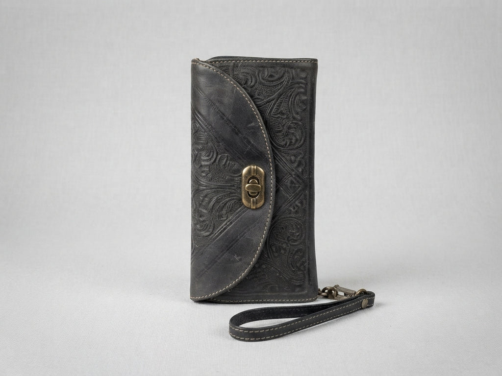 Cartera de Cuero Genuino Grabada con Cierre Metálico y Correa de Muñeca (20x10 cm)